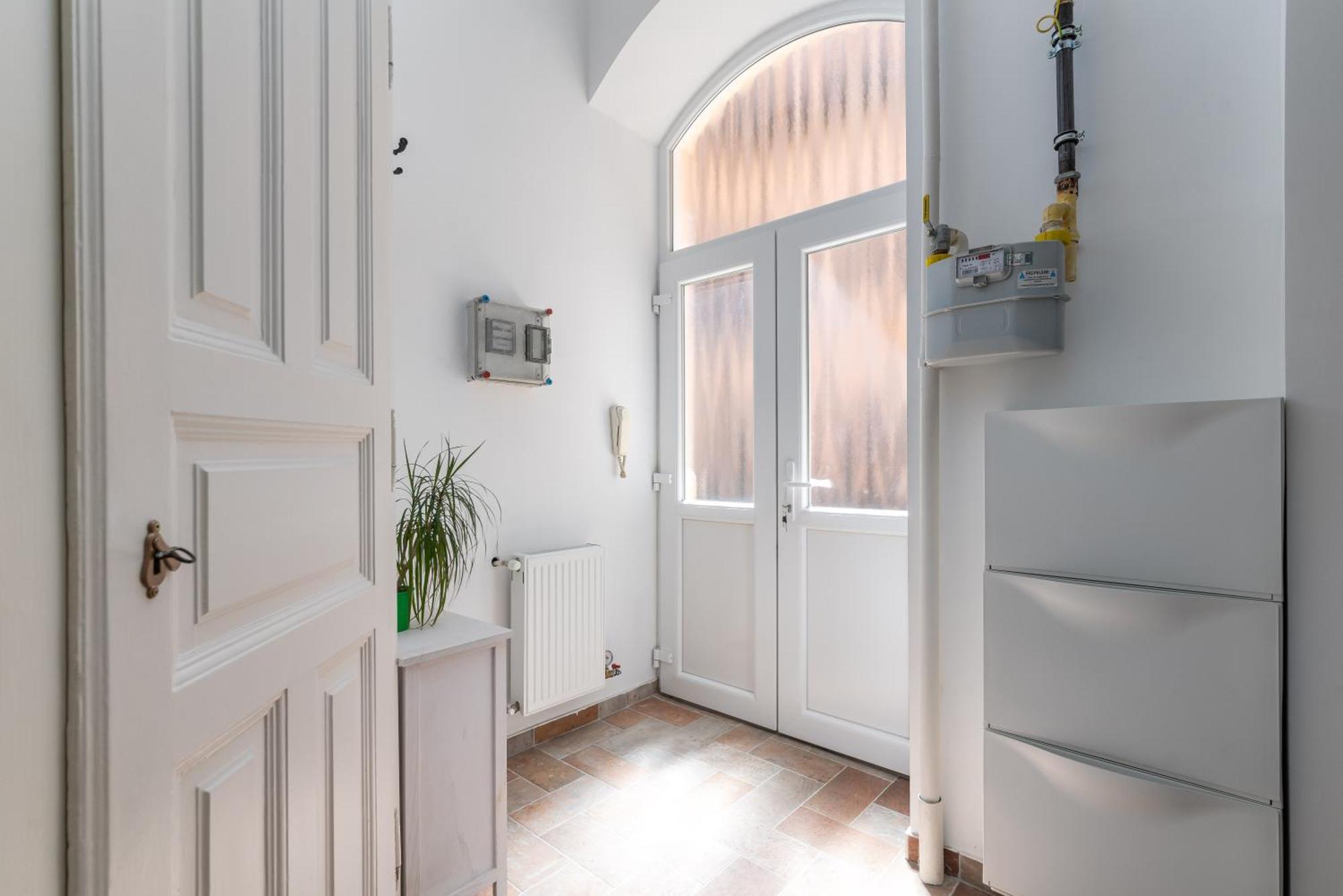 Apartmán Vintage Loft - Free Private Parking - Metro - Tram - Ac
