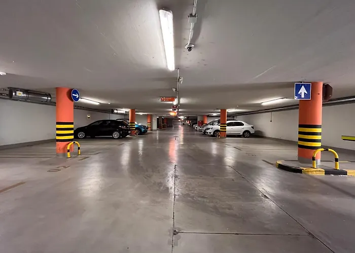 Central Vintage Loft - Free Private Parking - Metro - Tram - Ac